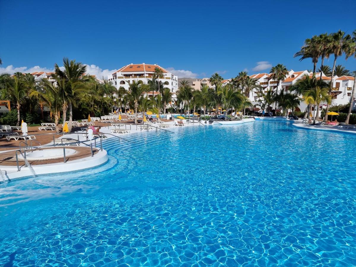 Studio No 2 Just 100 To Beach And Sea, Large Terrace, Heated Pool, Wifi, Aircondition For A Fee Playa de las Americas  Zewnętrze zdjęcie