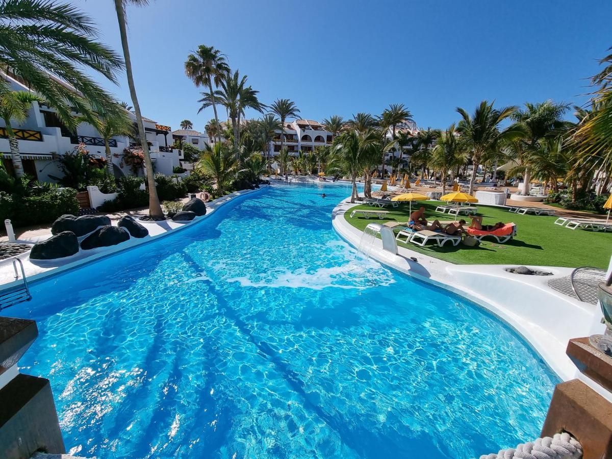 Studio No 2 Just 100 To Beach And Sea, Large Terrace, Heated Pool, Wifi, Aircondition For A Fee Playa de las Americas  Zewnętrze zdjęcie