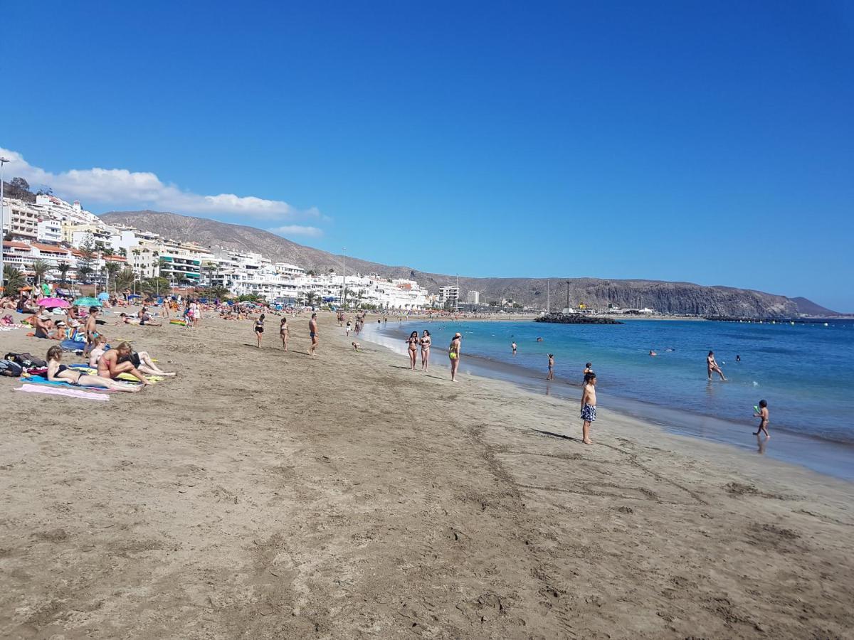 Studio No 2 Just 100 To Beach And Sea, Large Terrace, Heated Pool, Wifi, Aircondition For A Fee Playa de las Americas  Zewnętrze zdjęcie